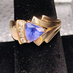  14k Gold Ring w/Amethyst and Diamonds