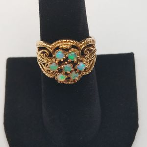  14kt yellow gold ring w/ opal stones 