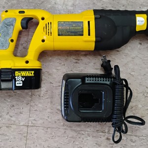 Dewalt DC385 18V Reciprocating Saw + Battery + Charger