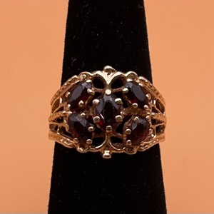  14kt Gold Ring w/ Red Stones