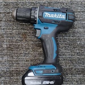 Makita XFD10 Drill w/battery