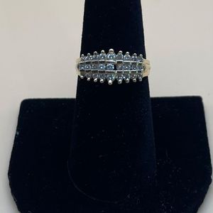  14kt Gold Ring w/Diamonds