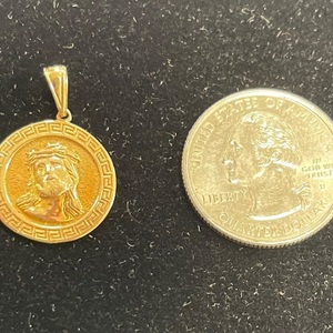  10kt Gold Religious Pendant 