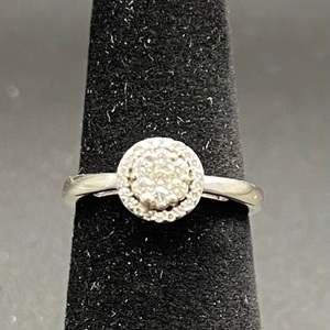  10kt White Gold Ring w/Diamonds