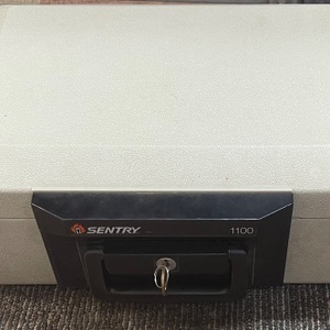 Sentry 1100 Safe w/Key