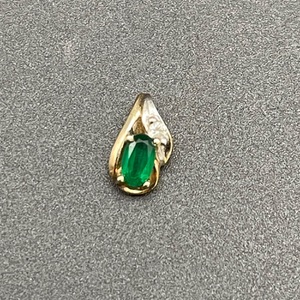 10kt yellow gold pendant w/ emerald and dia